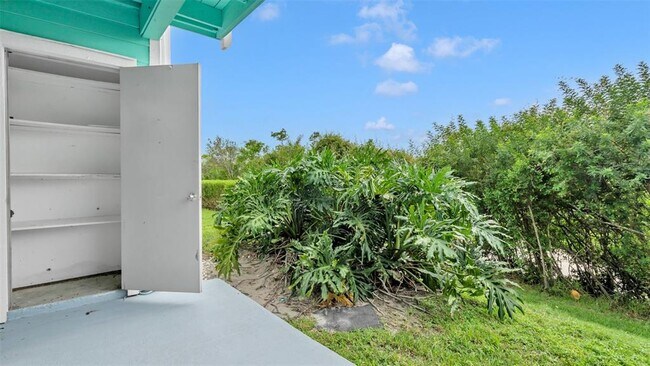 Building Photo - 455 Alt 19