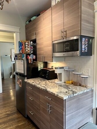 Building Photo - 116 Riverway