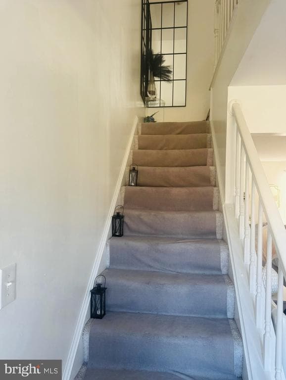 Building Photo - 3645 Dahlgren Pl