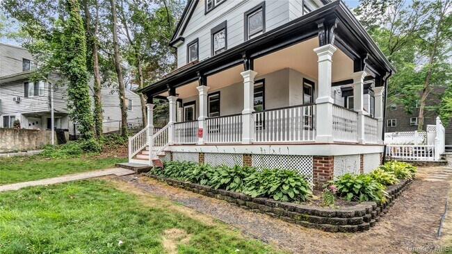 Building Photo - 22 Town Path