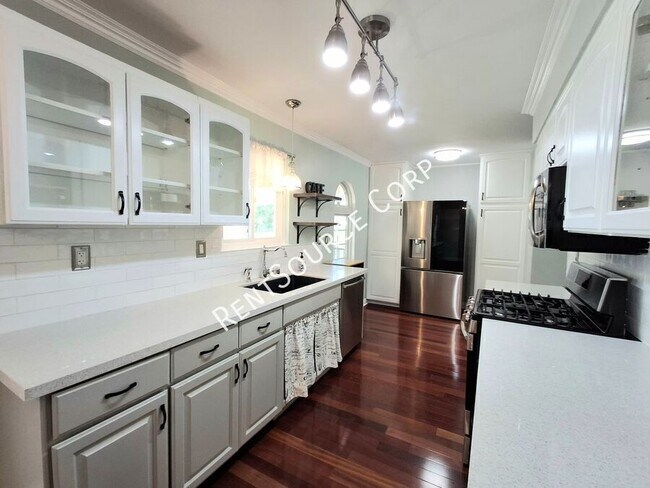 Building Photo - 26421 Torrey Pines Dr