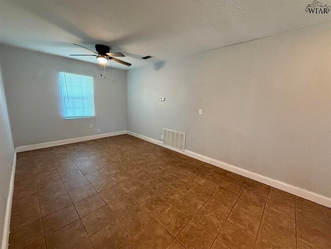 Building Photo - 1403 E Cortez Dr
