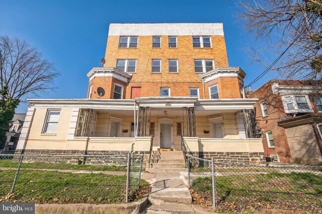 Building Photo - 5200 N 11th St