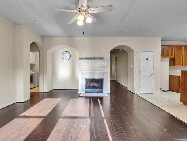 Building Photo - 3823 Beacons Vw