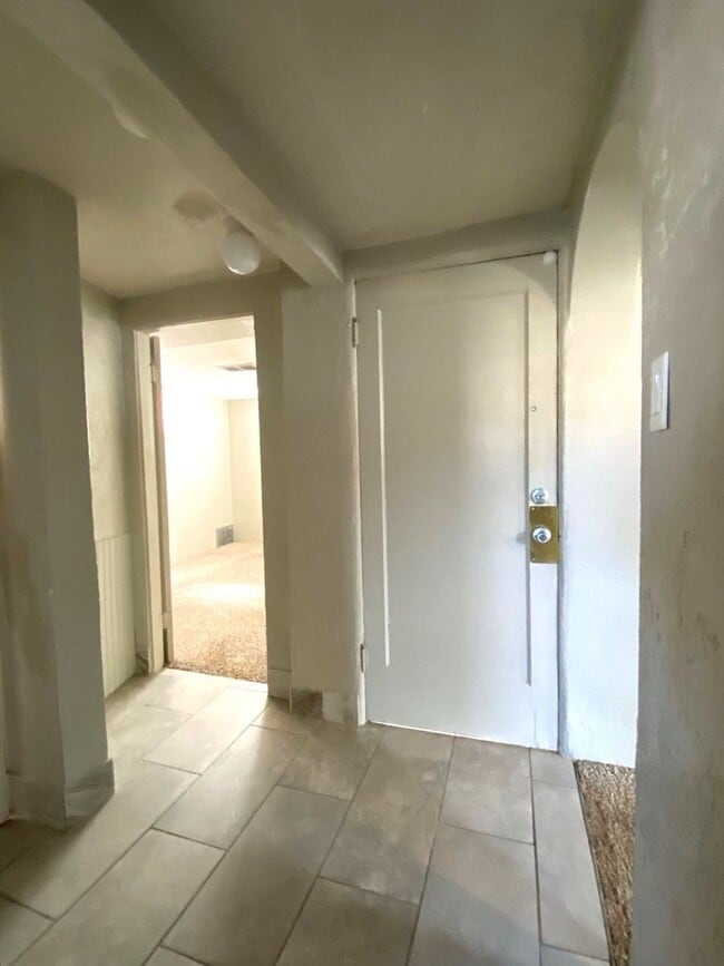 Building Photo - Nice Corner Lot