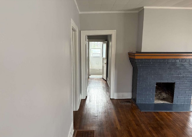 Building Photo - 25 Walton St