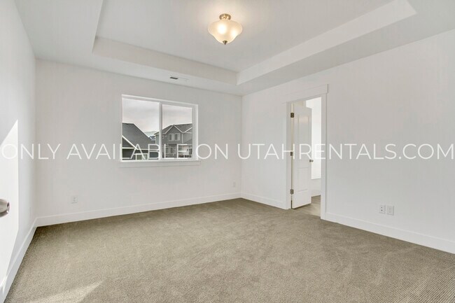 Building Photo - 4283 W Gate Keeper Dr