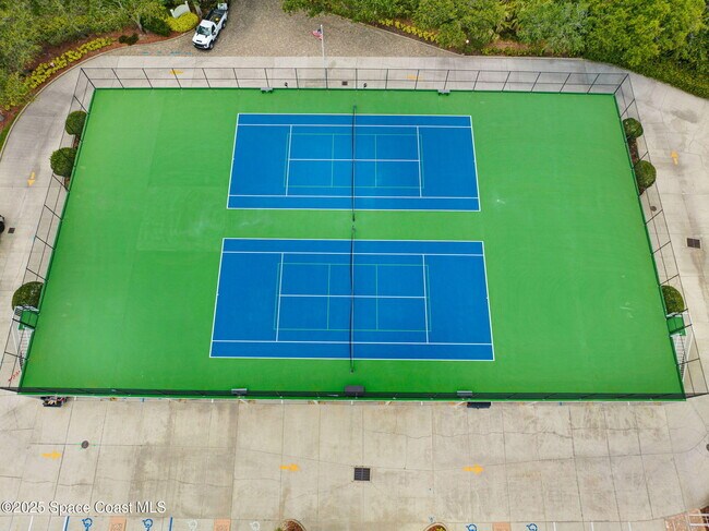 Building Photo - 8700 Ridgewood Ave