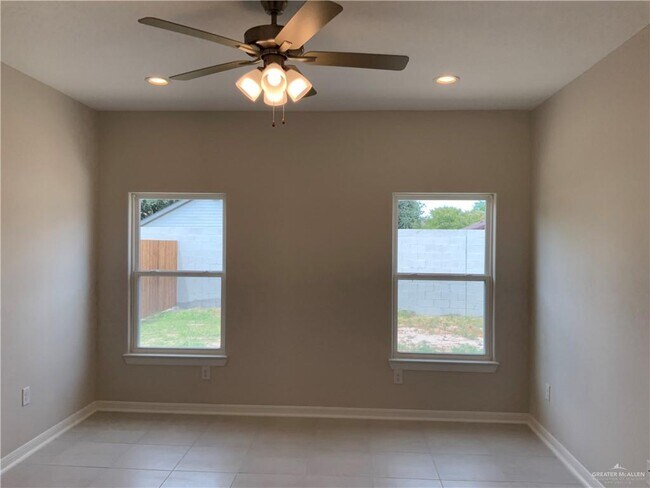 Building Photo - 27 Westway Ave