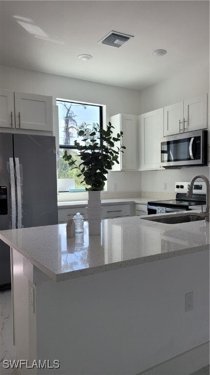 Building Photo - 4400 Golfview Blvd