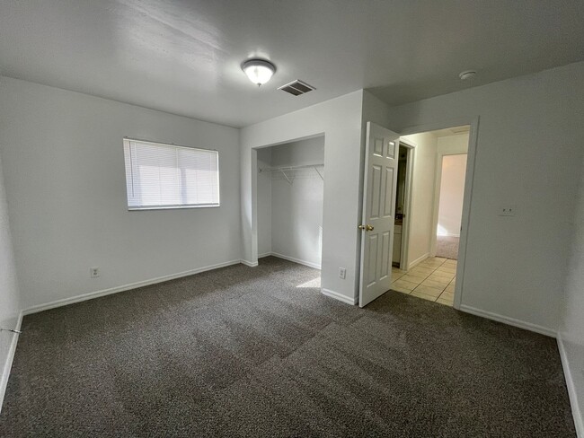 Building Photo - Now Available in Lehigh-3 Bedroom 2 Bath D...