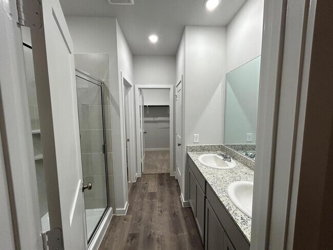 Building Photo - 7850 Alset Dr