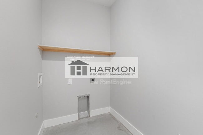 Building Photo - 2160 S Thatcher Ct