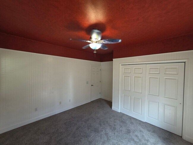 Building Photo - 2374 S Cliffview St