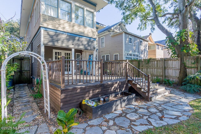 Building Photo - 1838 Silver St