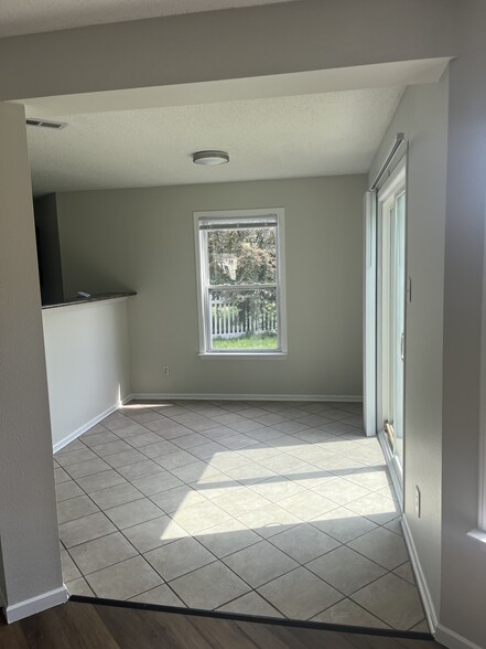 Building Photo - 4125 Pocahontas Dr