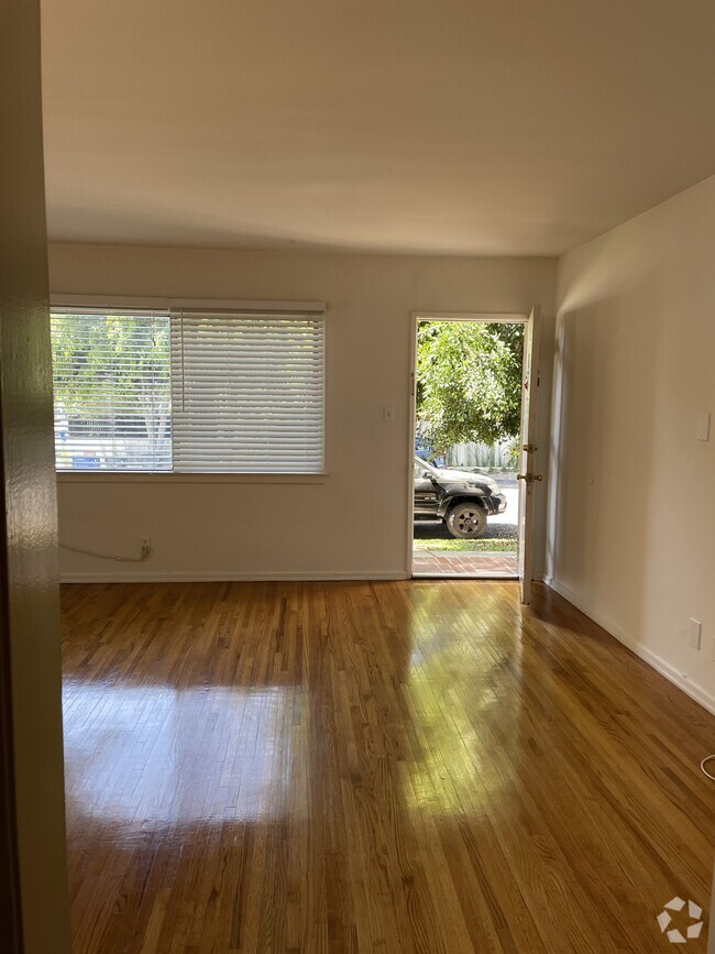 Building Photo - 8561 Colgate Ave