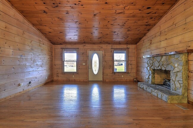 Building Photo - 13625 Horton Hwy