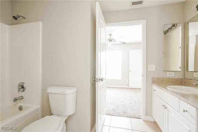 Building Photo - 769 Gaylord Ave S