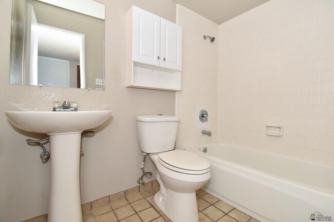 Building Photo - 2490 W Yowell Ct