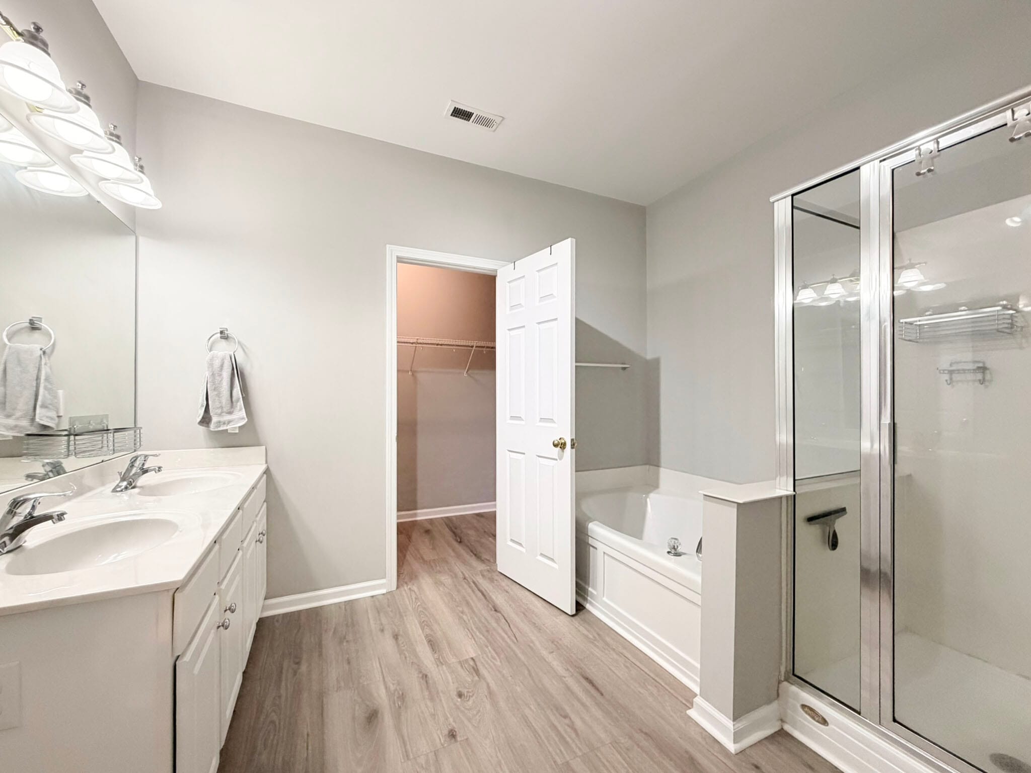 Building Photo - 10483 Dapping Dr