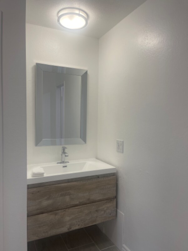 Building Photo - 16881 Sims Lane