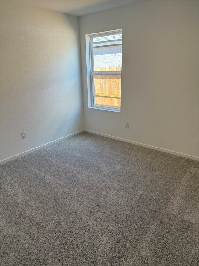 Building Photo - 2527 Night Emerald Dr