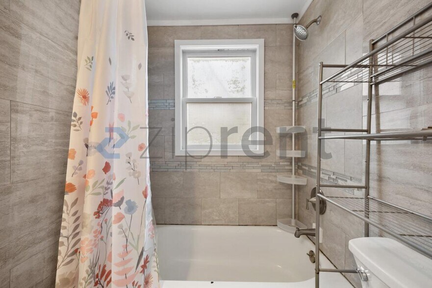 Building Photo - 11 1st Ave