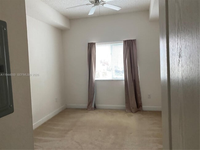 Building Photo - 6001 SW 70th St