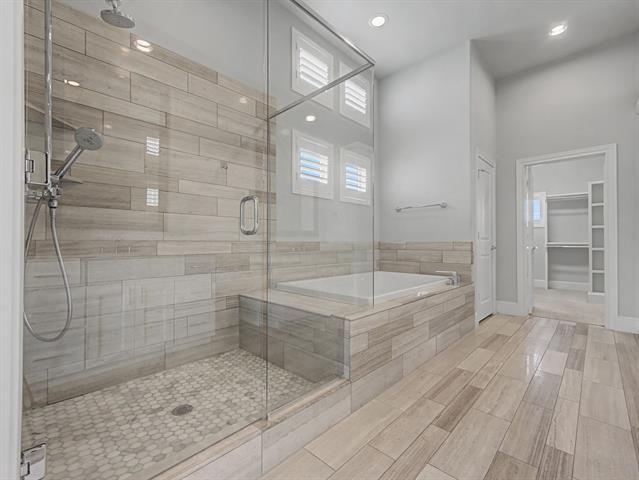 Building Photo - 704 18th St