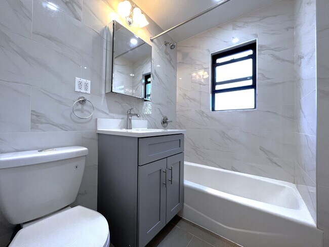 Building Photo - 67-135-135 Dartmouth St