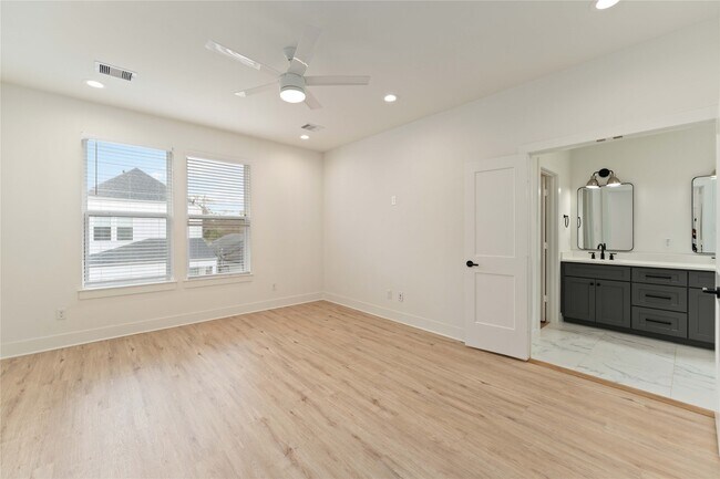 Building Photo - 4109 Hare St