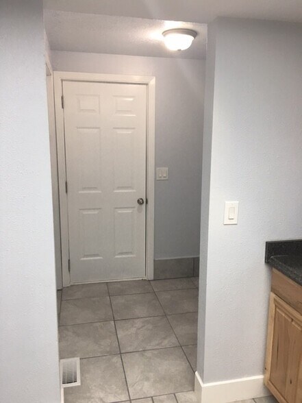 Building Photo - 656 S 170 W