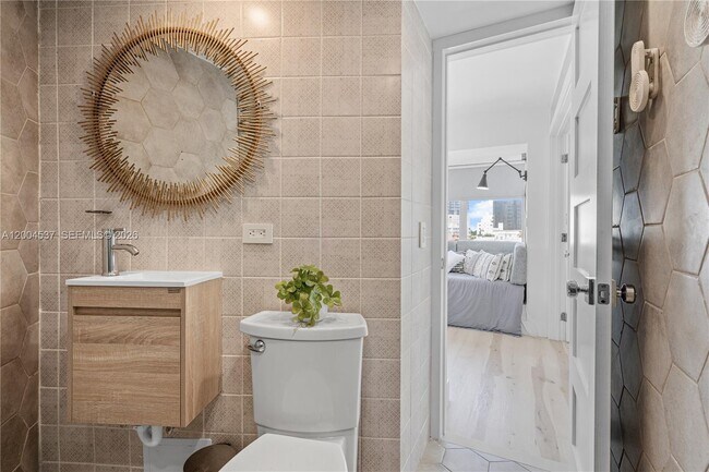 Building Photo - 1881 Washington Ave