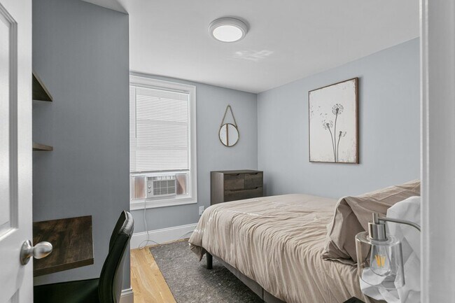 Building Photo - 382 Spring St