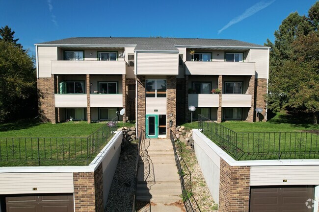 Building Photo - View Pointe