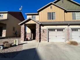 Building Photo - 318 E Seagull Ln