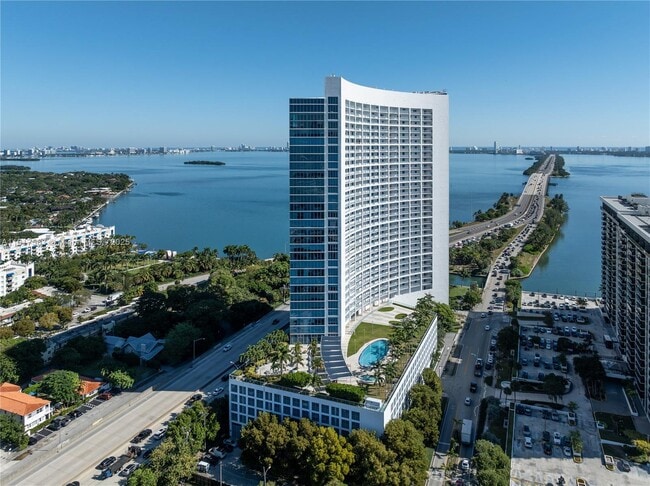 Building Photo - 601 NE 36th St