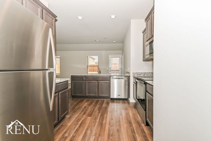 Building Photo - 1705 Burgundy Dr