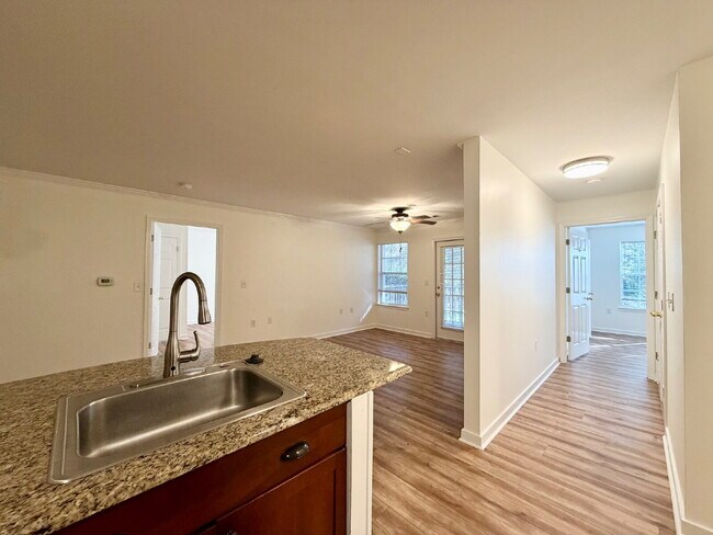 Building Photo - First Floor, Two Bedroom, Two Bathroom updated Condo!