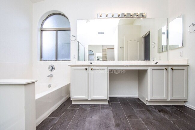 Building Photo - 1944 W Canyon Way