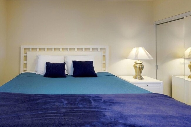 Building Photo - 8800 Bay Pines Blvd