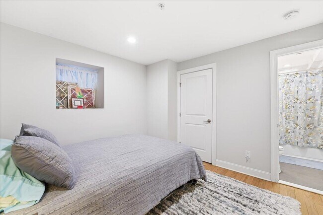 Building Photo - 41 Bentley Ave