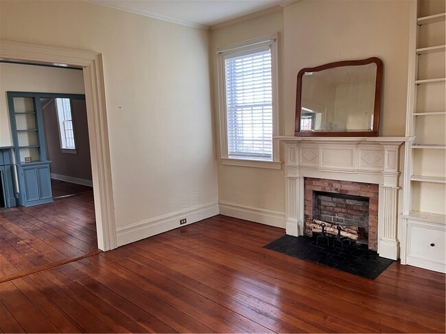 Building Photo - 410 N Main St