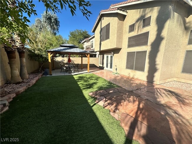 Building Photo - 2413 Rue De Bourdeaux