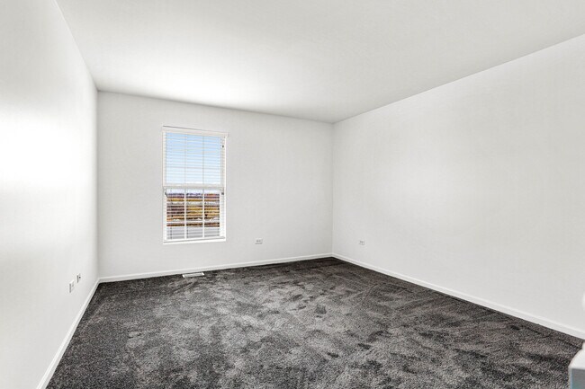 Building Photo - 16846 S Mallard Ln