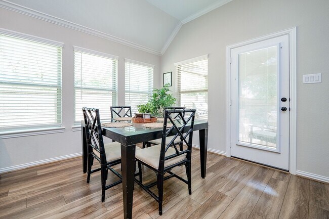 Building Photo - 15426 Hill Country Oaks Ln