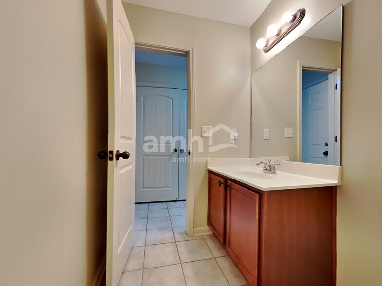 Building Photo - 10221 Eveninghill Dr