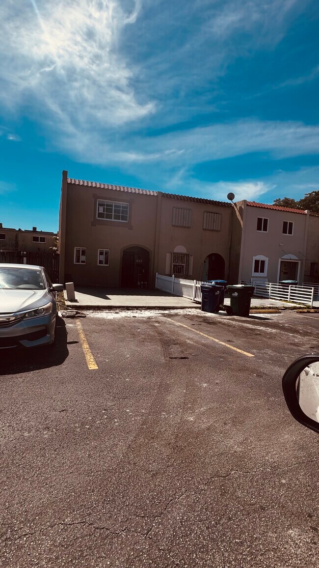 Building Photo - 5448 NW 169th Ter