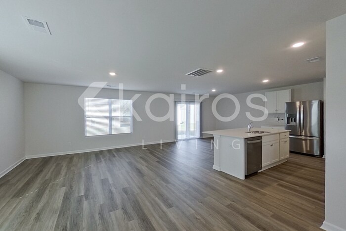 Building Photo - 126 Inez Ave